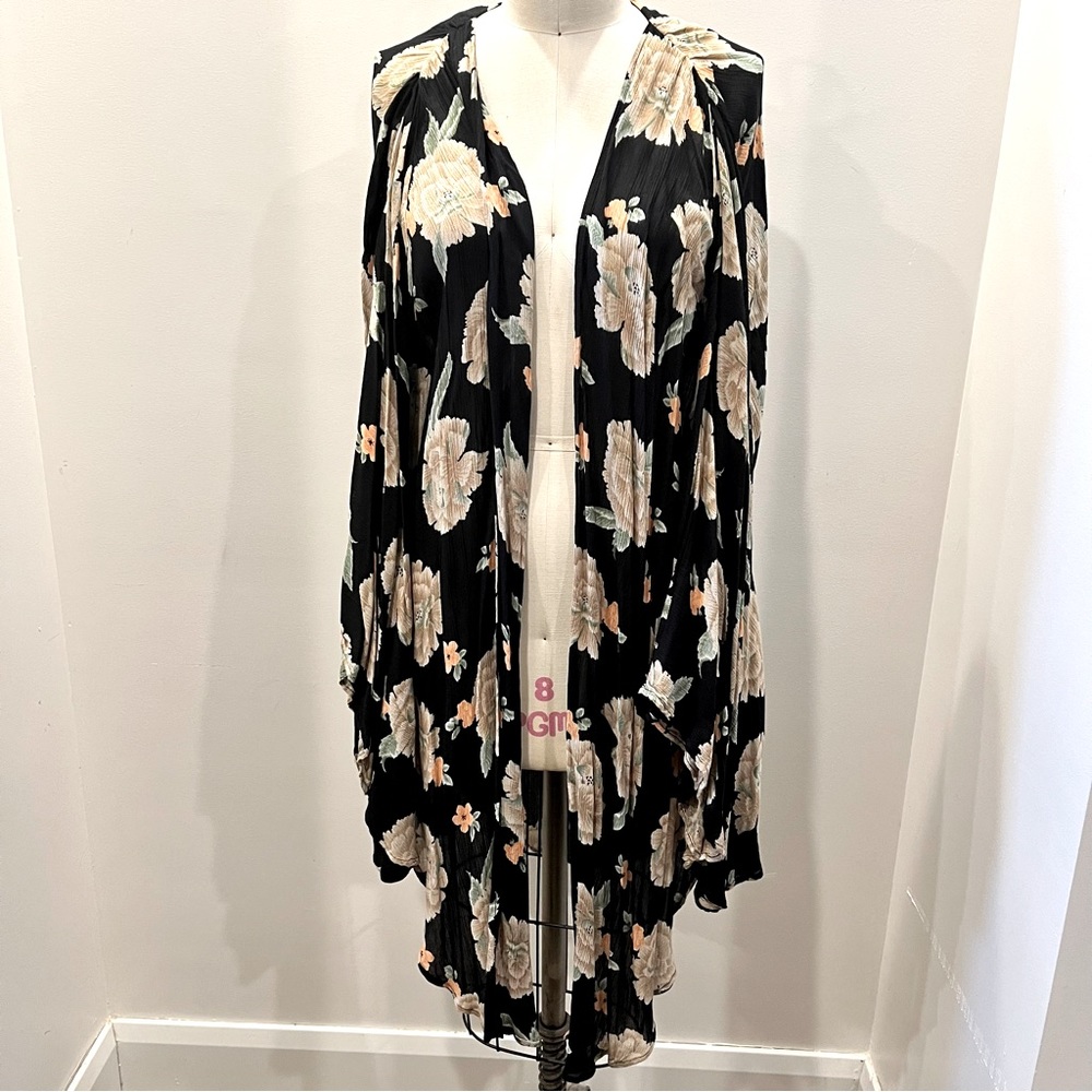 AMUSE Society rayon duster/Kaftan beach coverup. Sz ML. Used excellent condition